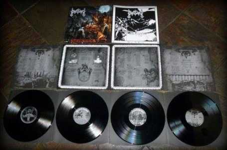 MOONBLOOD / Blut & Krieg + Sob a lua do bode (2LP)